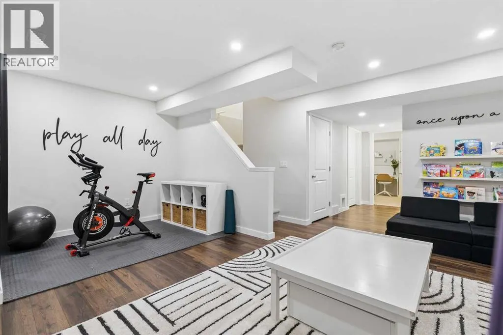 61 West Coach Place SW