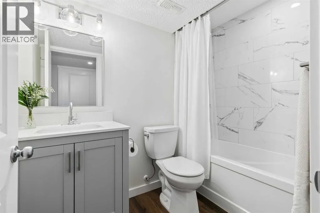 61 West Coach Place SW