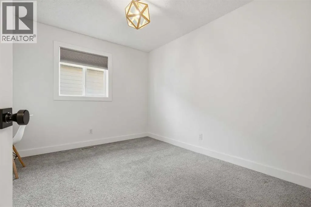 130 Chapman Close SE