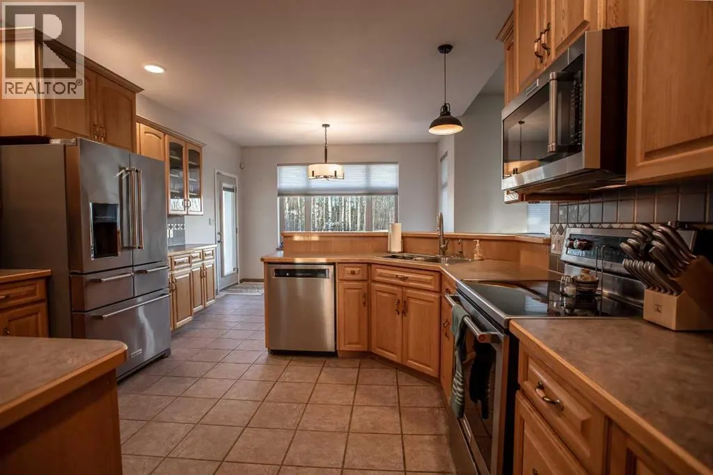 9 Chinook Crescent