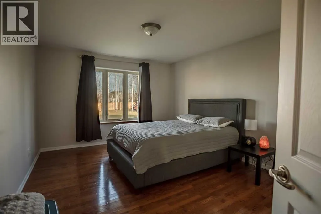 9 Chinook Crescent