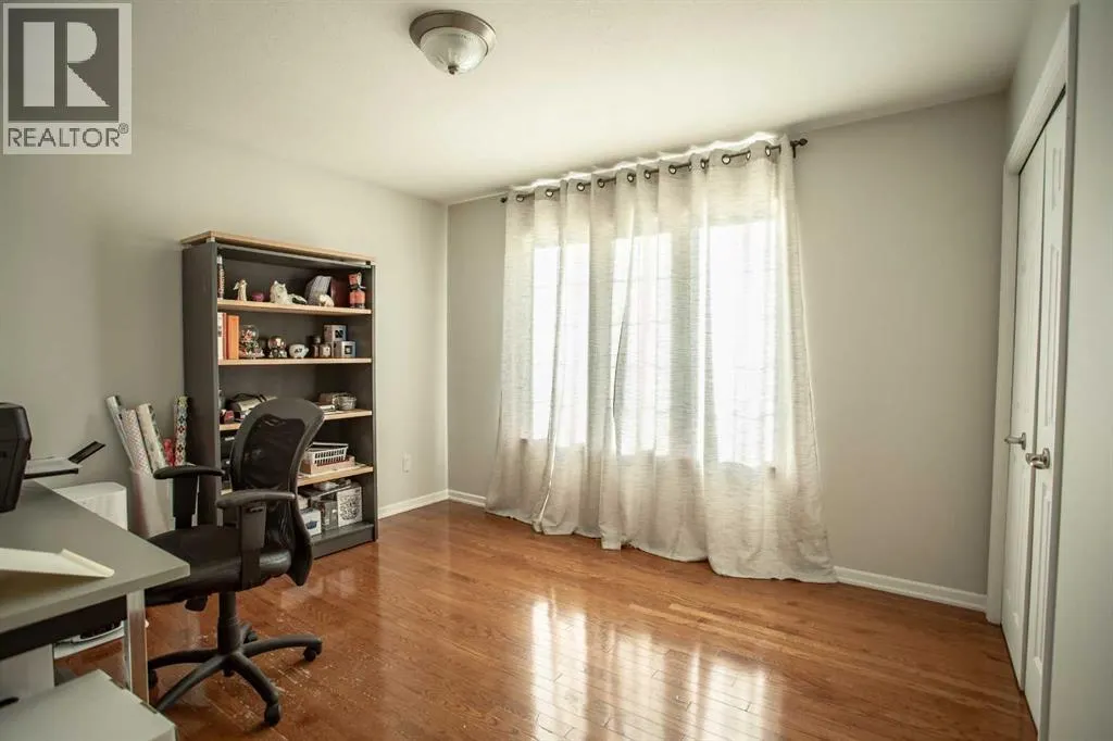 9 Chinook Crescent