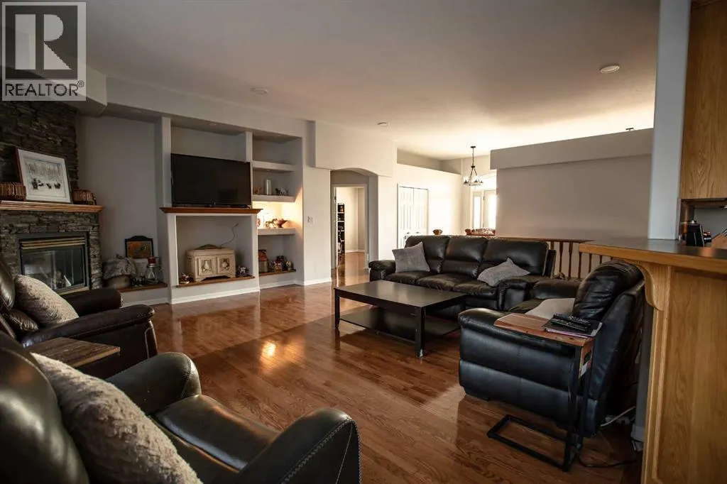 9 Chinook Crescent