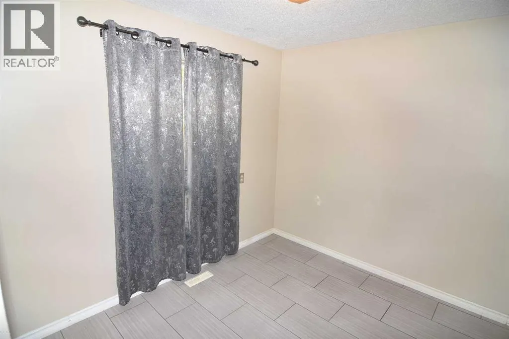 412 Abadan Place NE