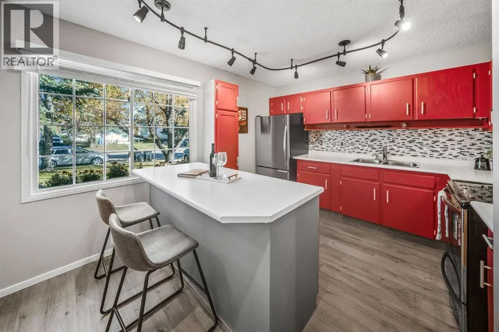 54, 1845 Lysander Crescent SE
