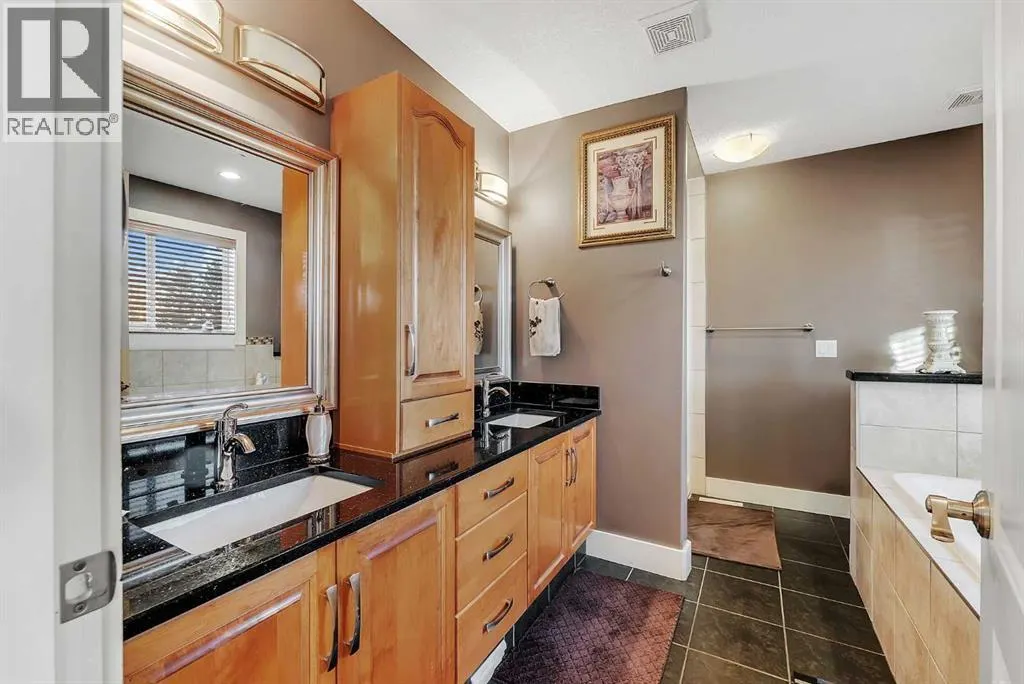 220 East Lakeview Place