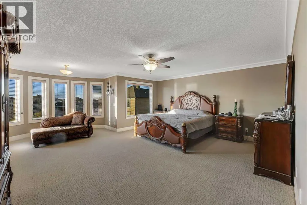 220 East Lakeview Place