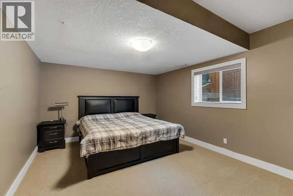 220 East Lakeview Place