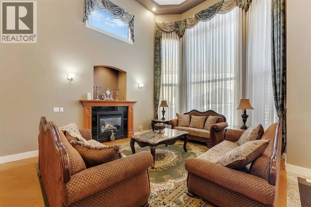 220 East Lakeview Place