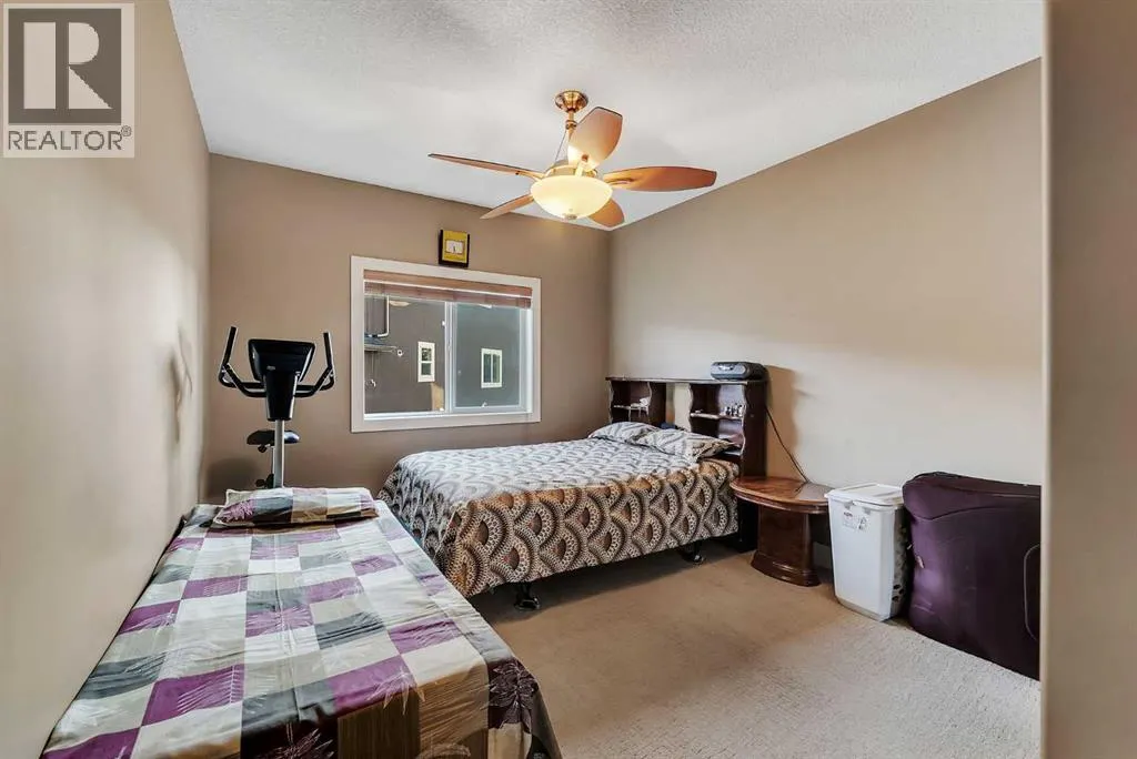 220 East Lakeview Place