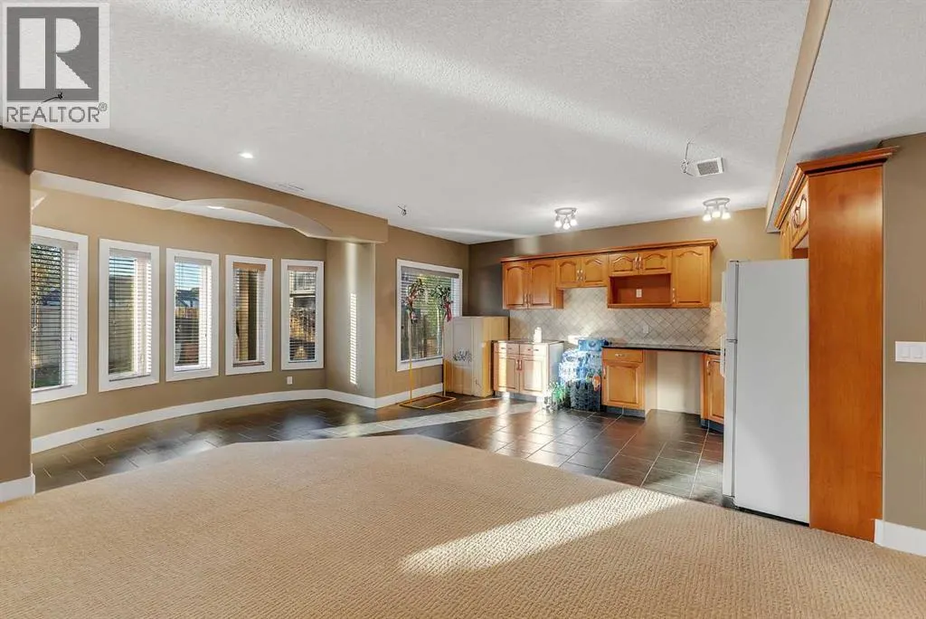 220 East Lakeview Place