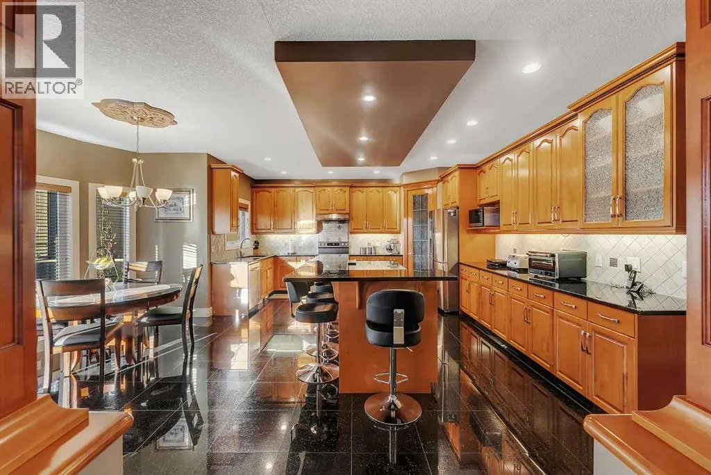 220 East Lakeview Place