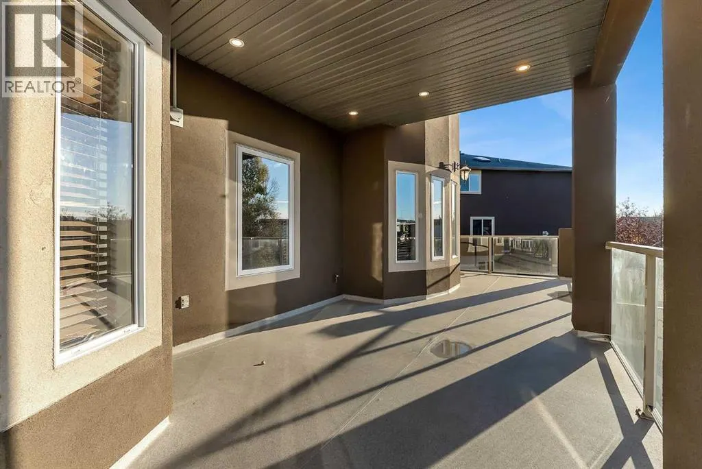 220 East Lakeview Place