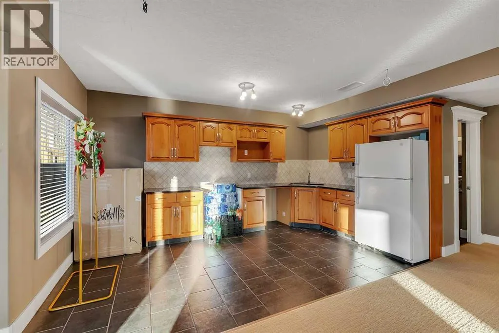 220 East Lakeview Place