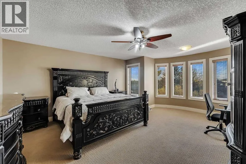 220 East Lakeview Place