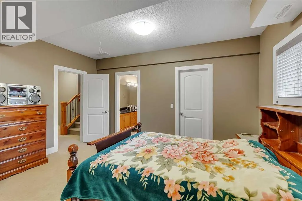 220 East Lakeview Place