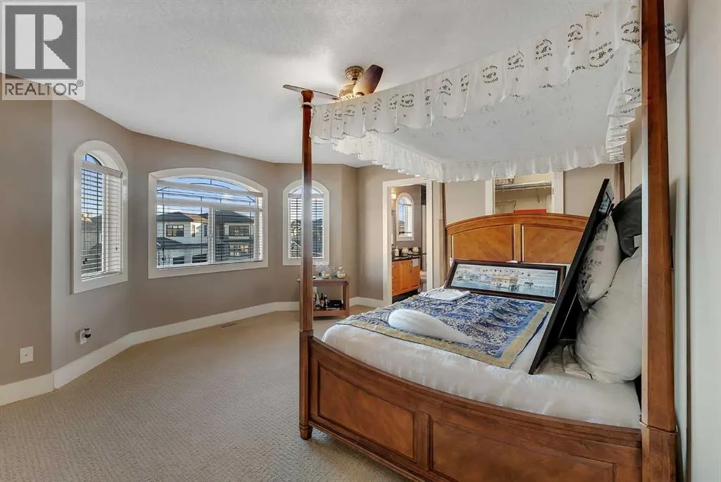 220 East Lakeview Place