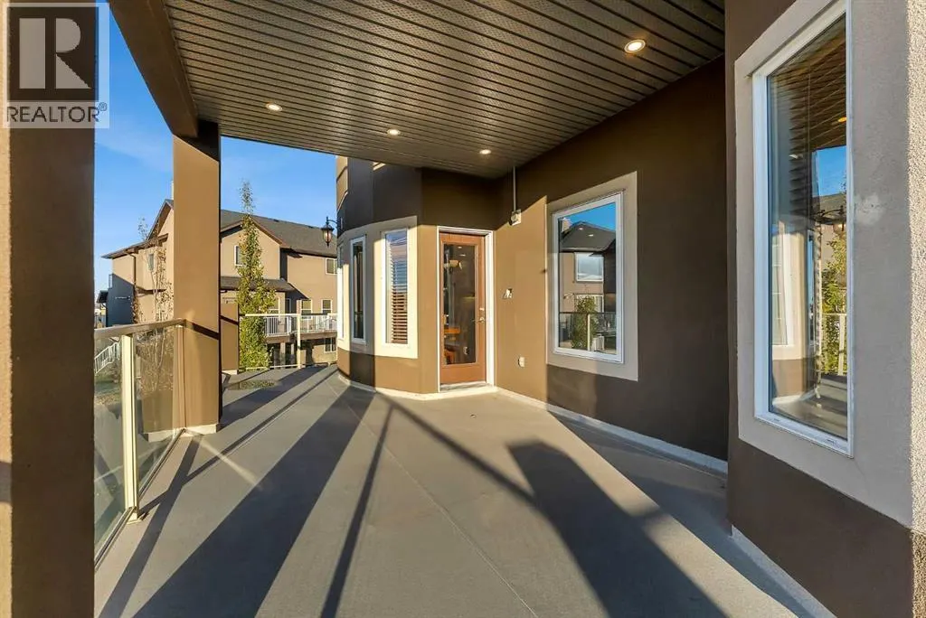 220 East Lakeview Place