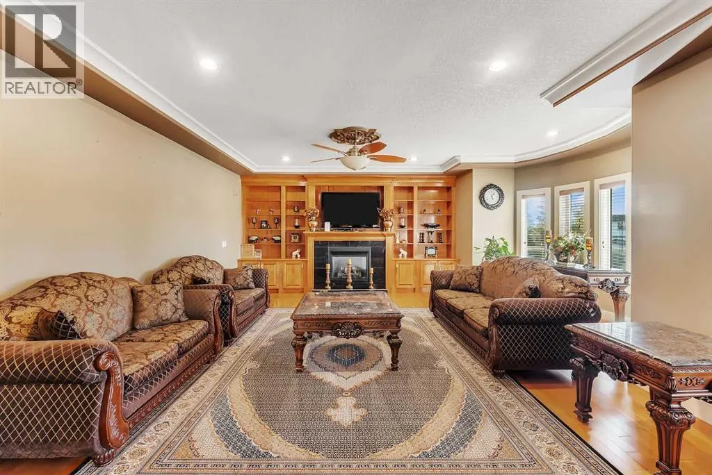220 East Lakeview Place