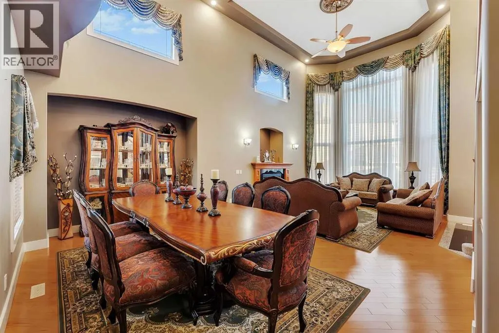 220 East Lakeview Place