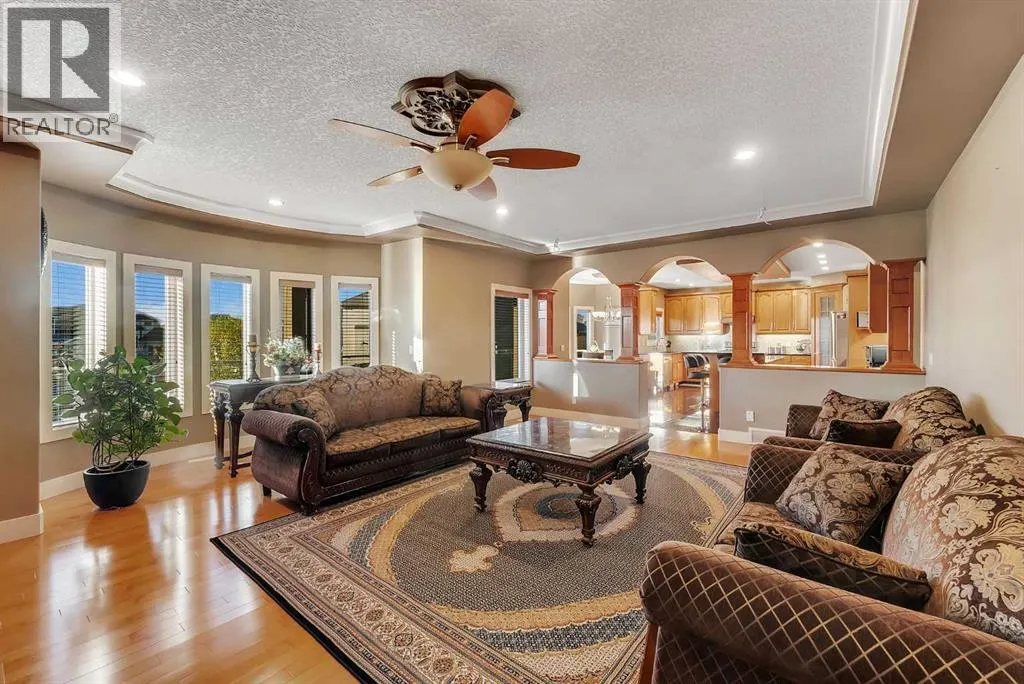220 East Lakeview Place