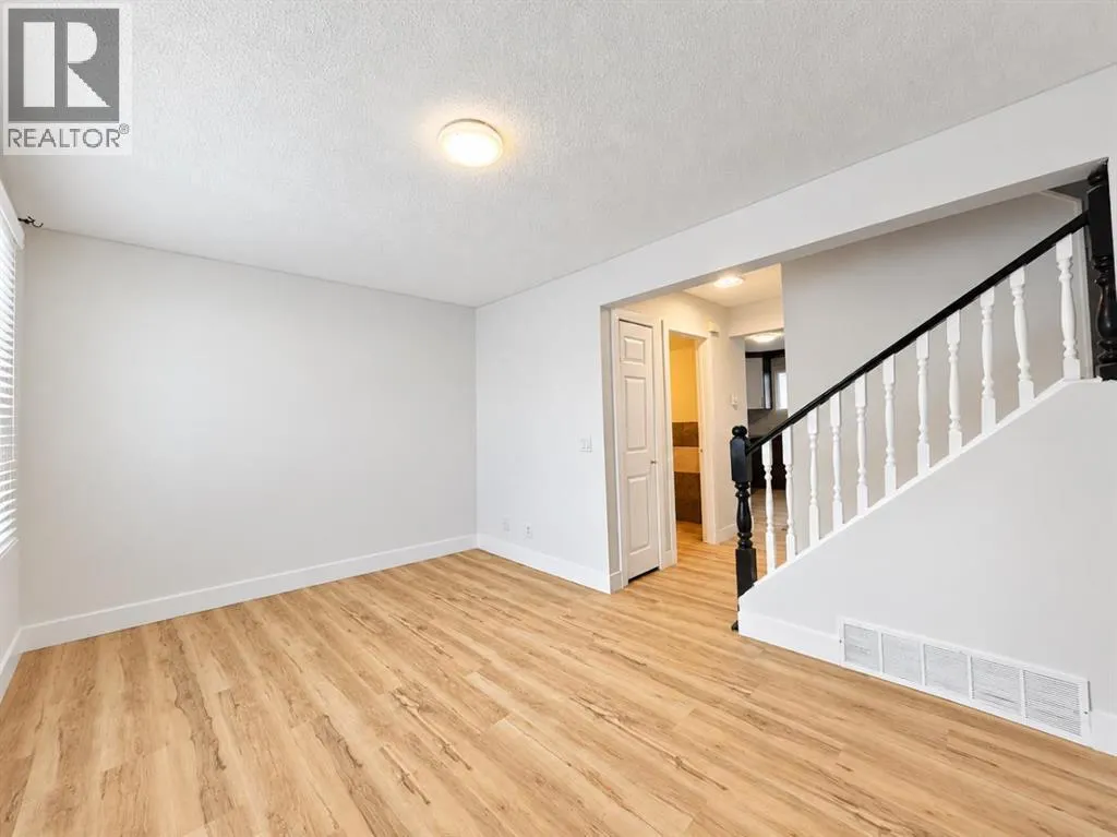251 Pensville Close SE