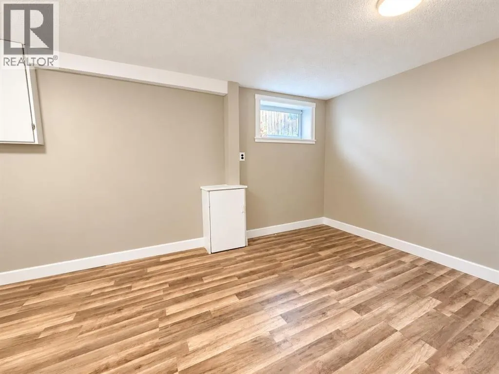 251 Pensville Close SE