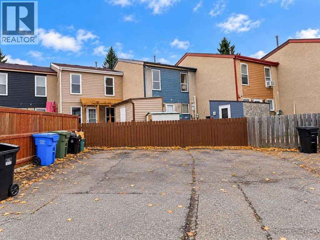 251 Pensville Close SE