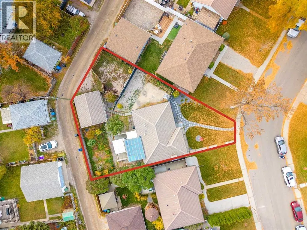 2018 Cottonwood Crescent SE