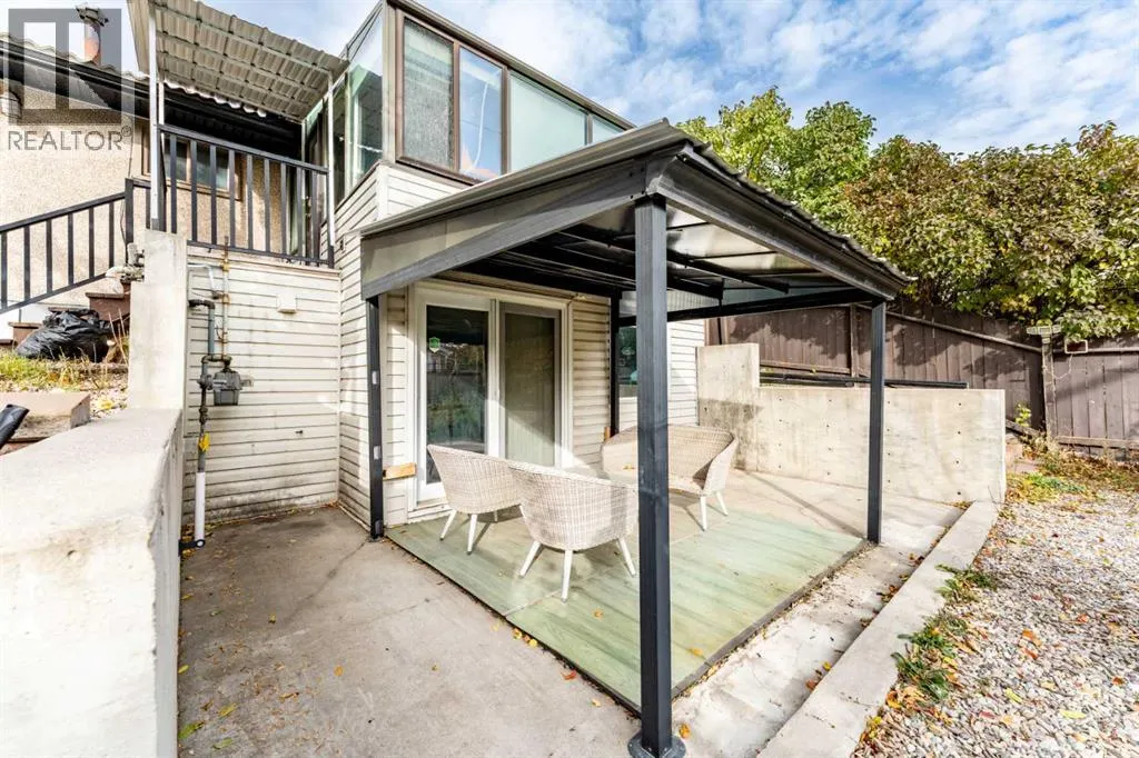 2018 Cottonwood Crescent SE