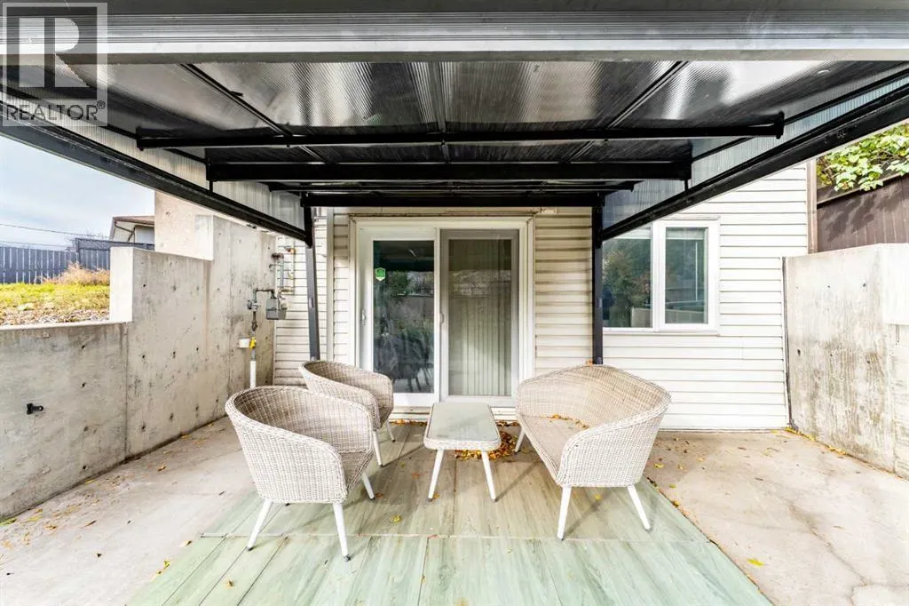 2018 Cottonwood Crescent SE