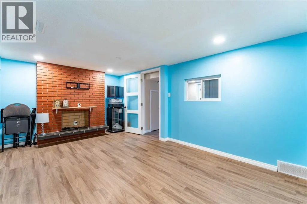 2018 Cottonwood Crescent SE