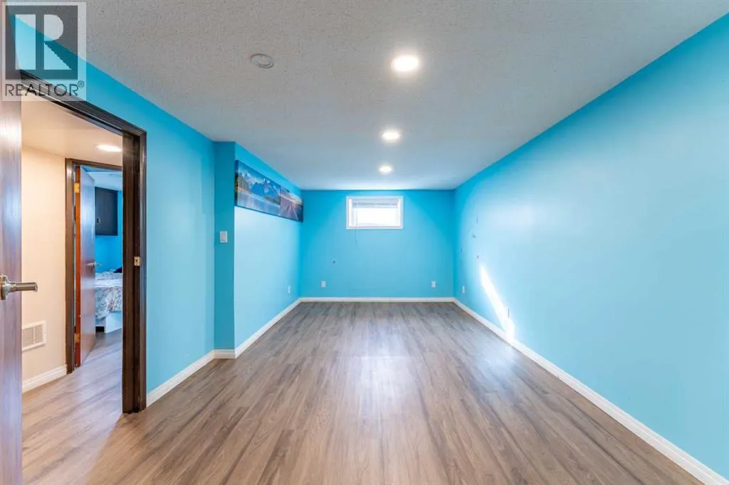 2018 Cottonwood Crescent SE