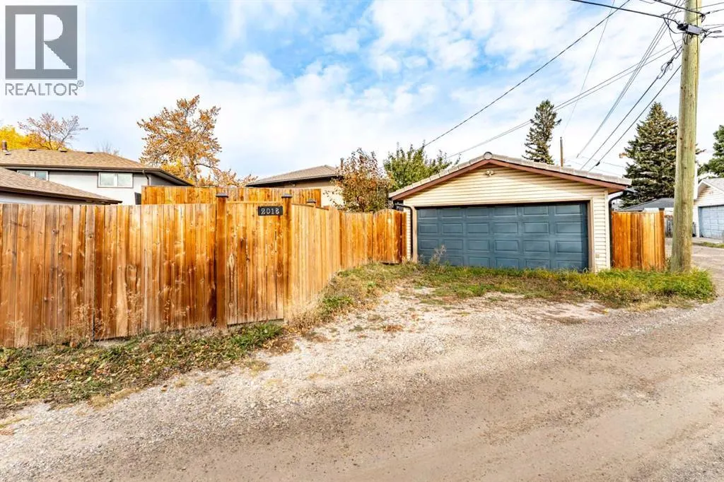 2018 Cottonwood Crescent SE