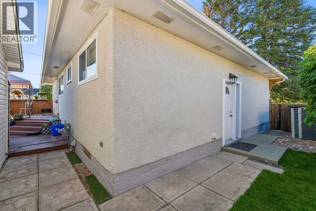 5635 Travis Crescent NE