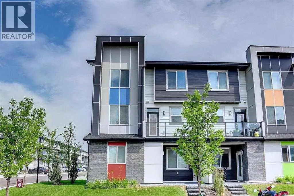 203, 245 Redstone Walk NE