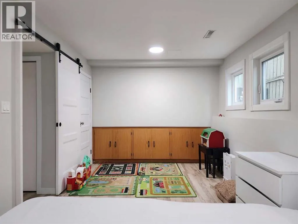 14 stafford Road N