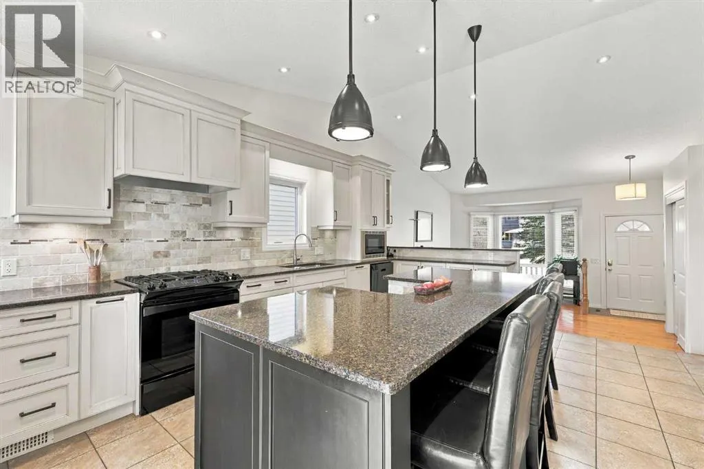 95 Macewan Ridge Close NW