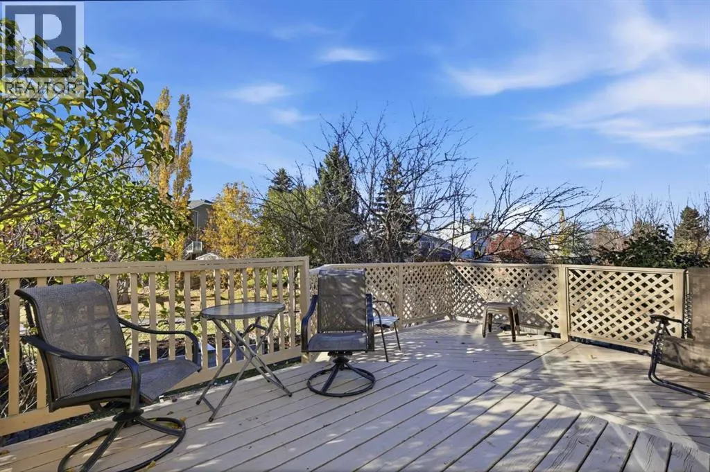 95 Macewan Ridge Close NW