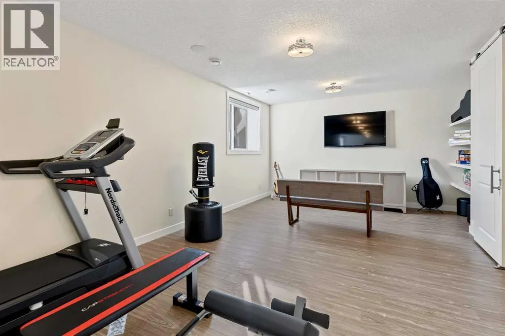 16 Tuscany Valley Grove NW
