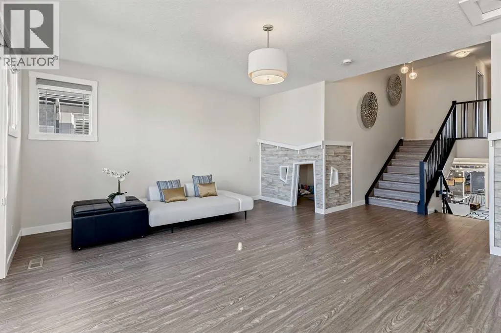 16 Tuscany Valley Grove NW