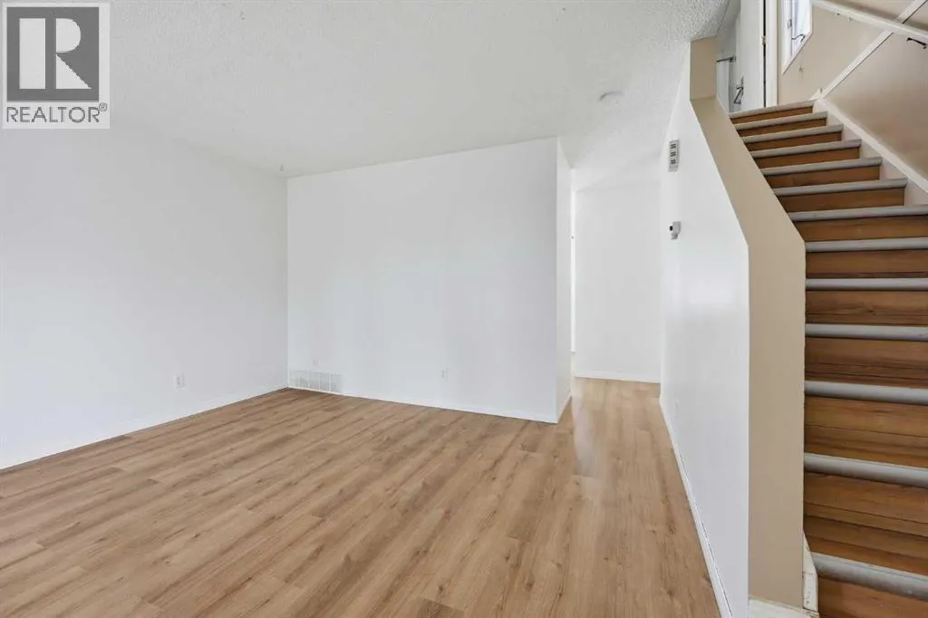 70 Edgeburn Crescent NW