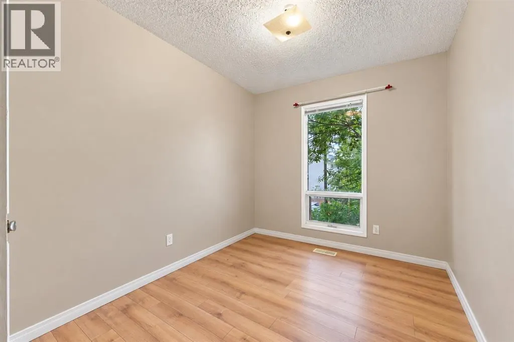 70 Edgeburn Crescent NW