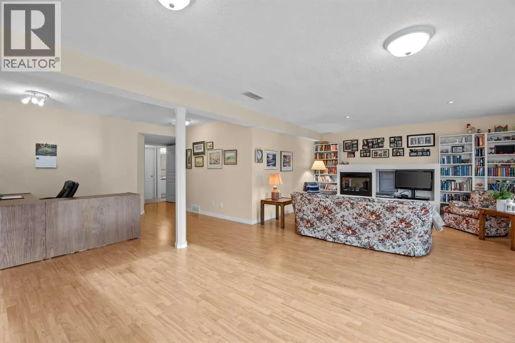 3 Tuscany Meadows Crescent NW