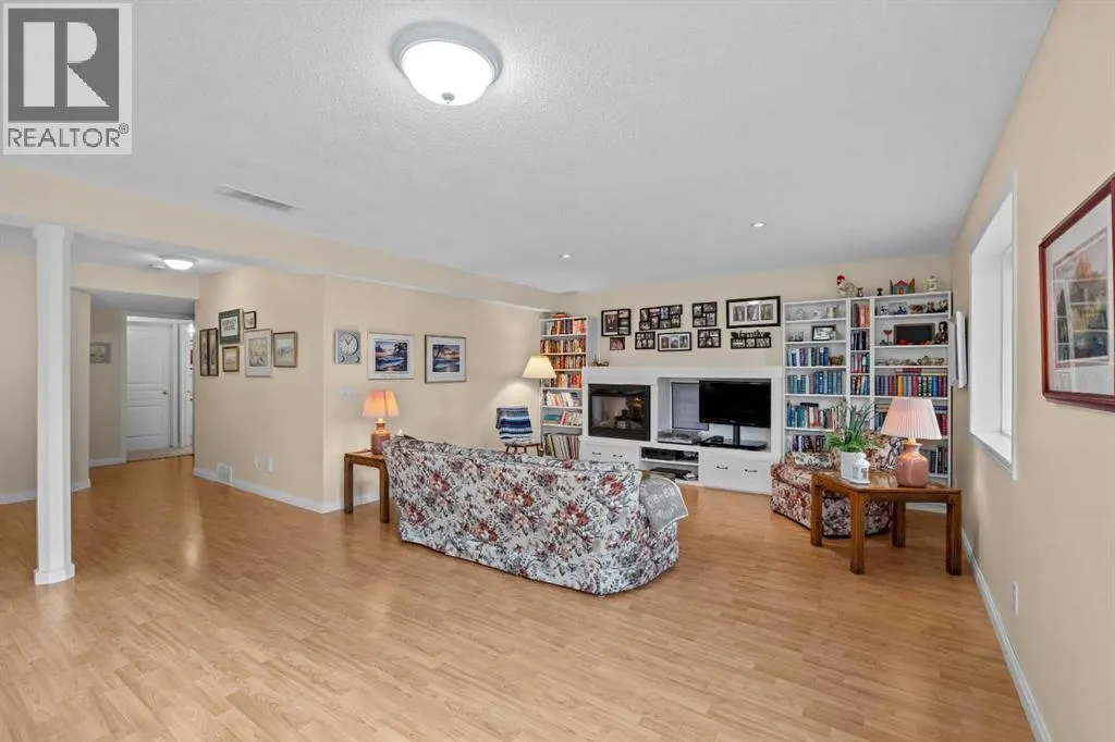 3 Tuscany Meadows Crescent NW