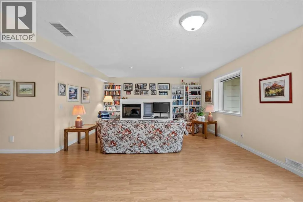 3 Tuscany Meadows Crescent NW