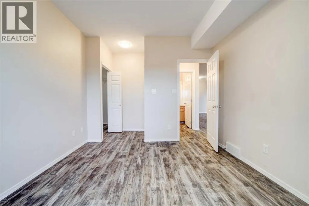 4, 125 Silkstone Road W