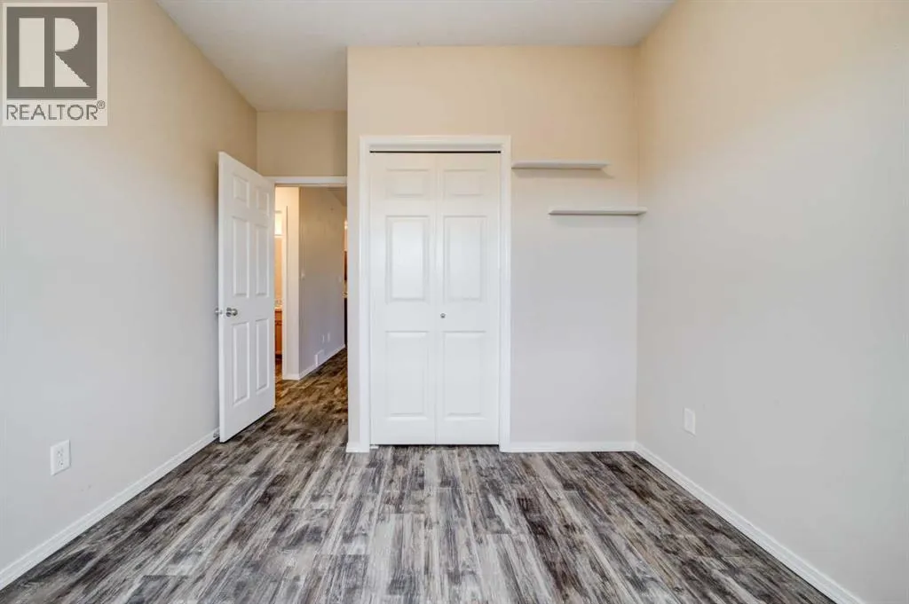 4, 125 Silkstone Road W