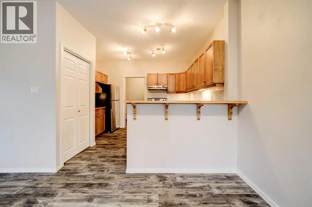 4, 125 Silkstone Road W