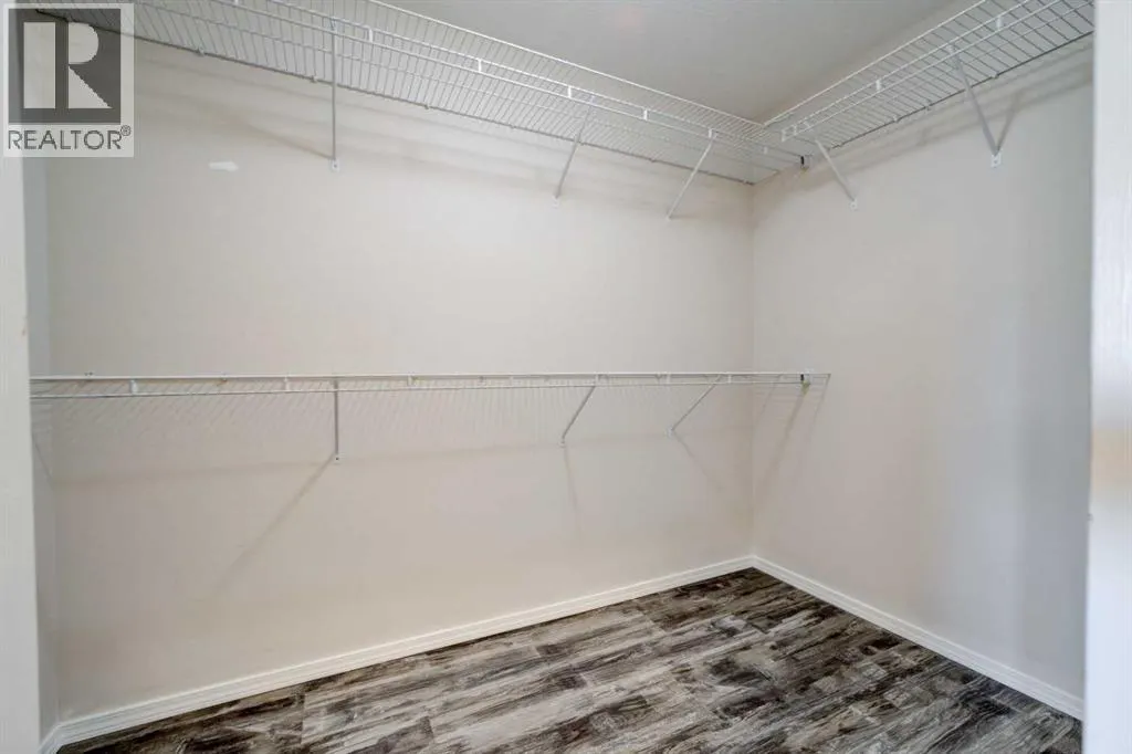 4, 125 Silkstone Road W